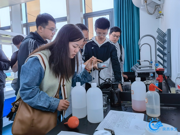 水质取样培训.jpg